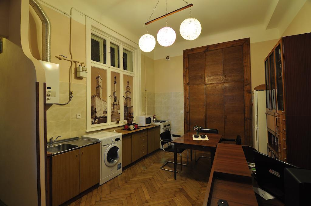 Voyager Hostel Lviv Luaran gambar